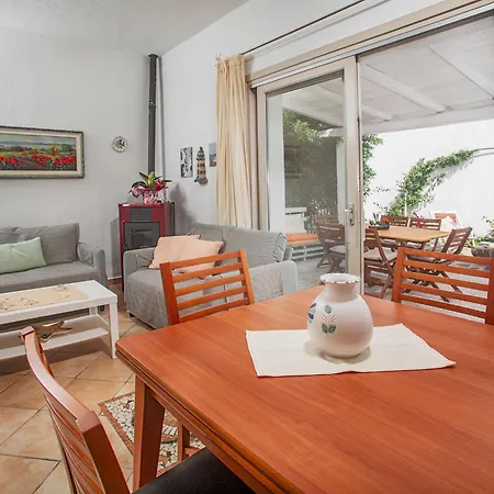Holiday home Casa Adua 1